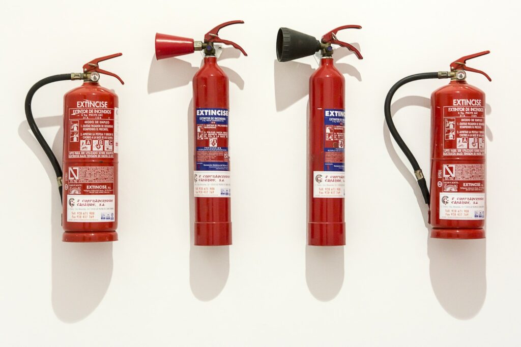 Diferentes extintores y su mantenimiento